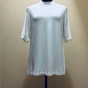 Saks Fifth Avenue White Short Sleeve Tee